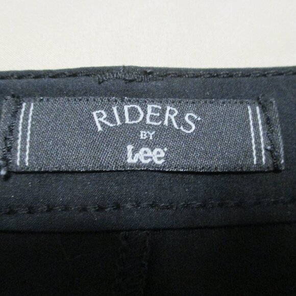 Riders by Lee black skort with pockets, zip up, some stretch size 18 - Picture 3 of 7